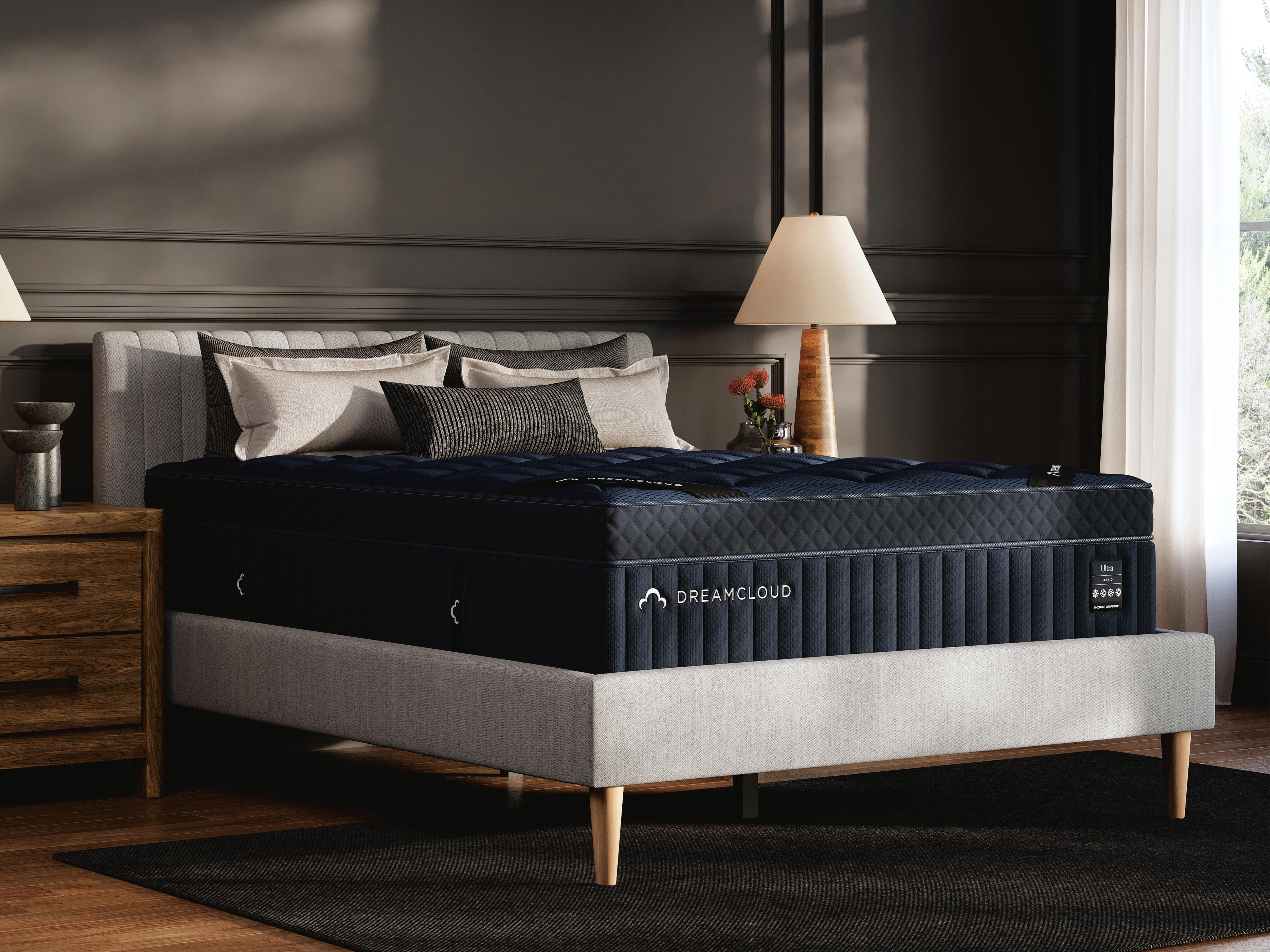 Tampa Furniture Outlet Lutz - Ashley Furniture - DreamCloud Ultra Hybrid Mattresses - Twin / White - M13811