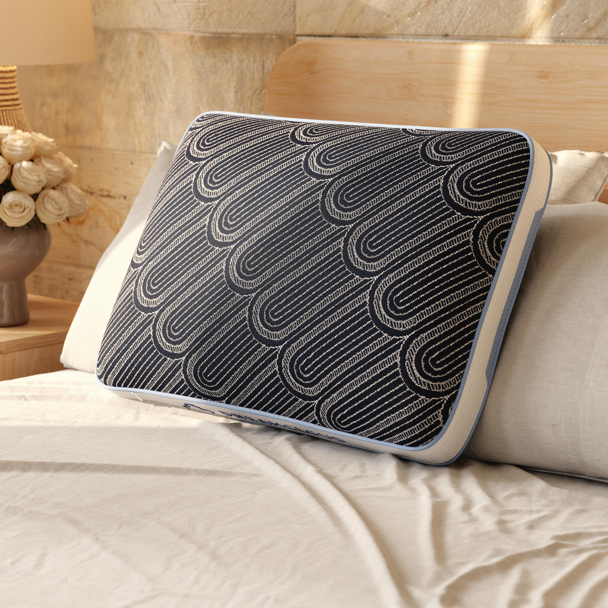 Tampa Furniture Outlet Lutz - Ashley Furniture - DreamCloudTM Luxe Pillow (Set of 4) - Pillow (4/CS) - M88906