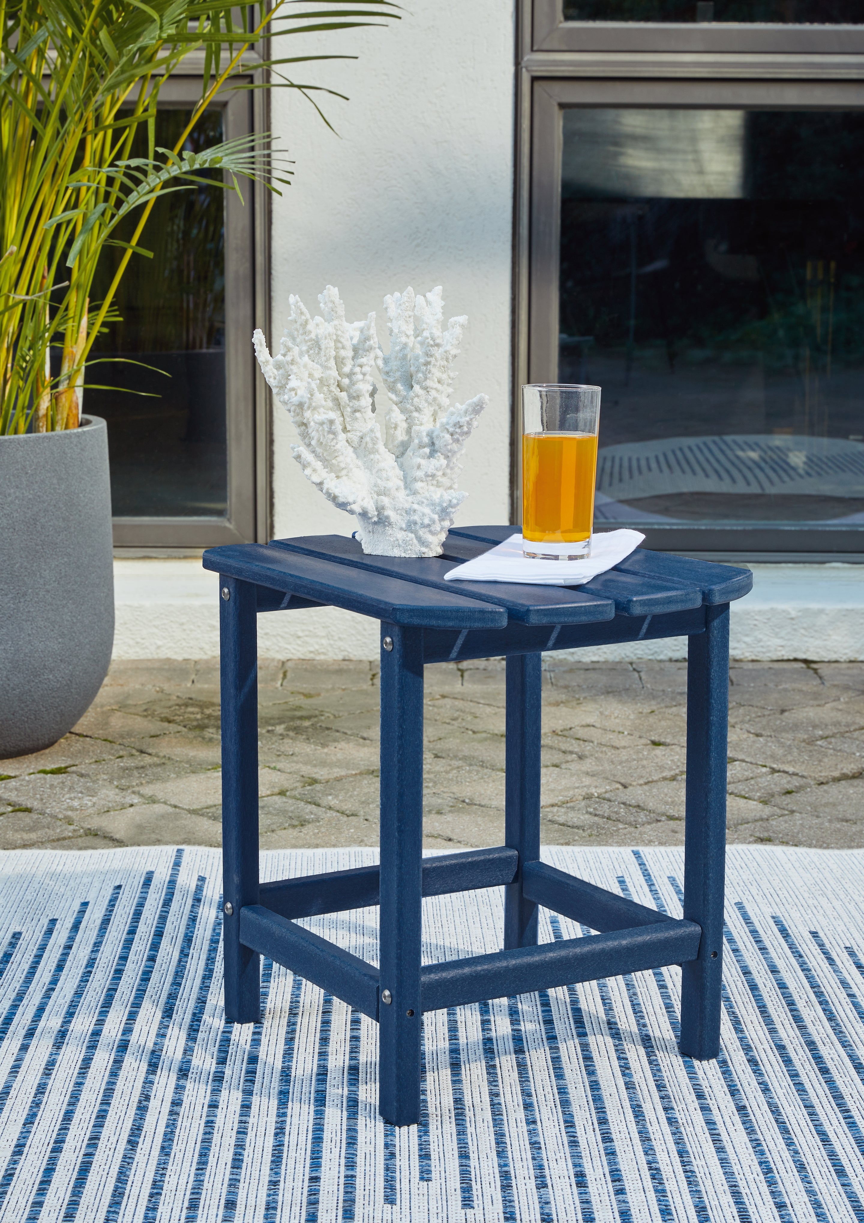 Tampa Furniture Outlet Lutz - Ashley Furniture - Sundown Treasure Outdoor - End Table / Blue - P009-703