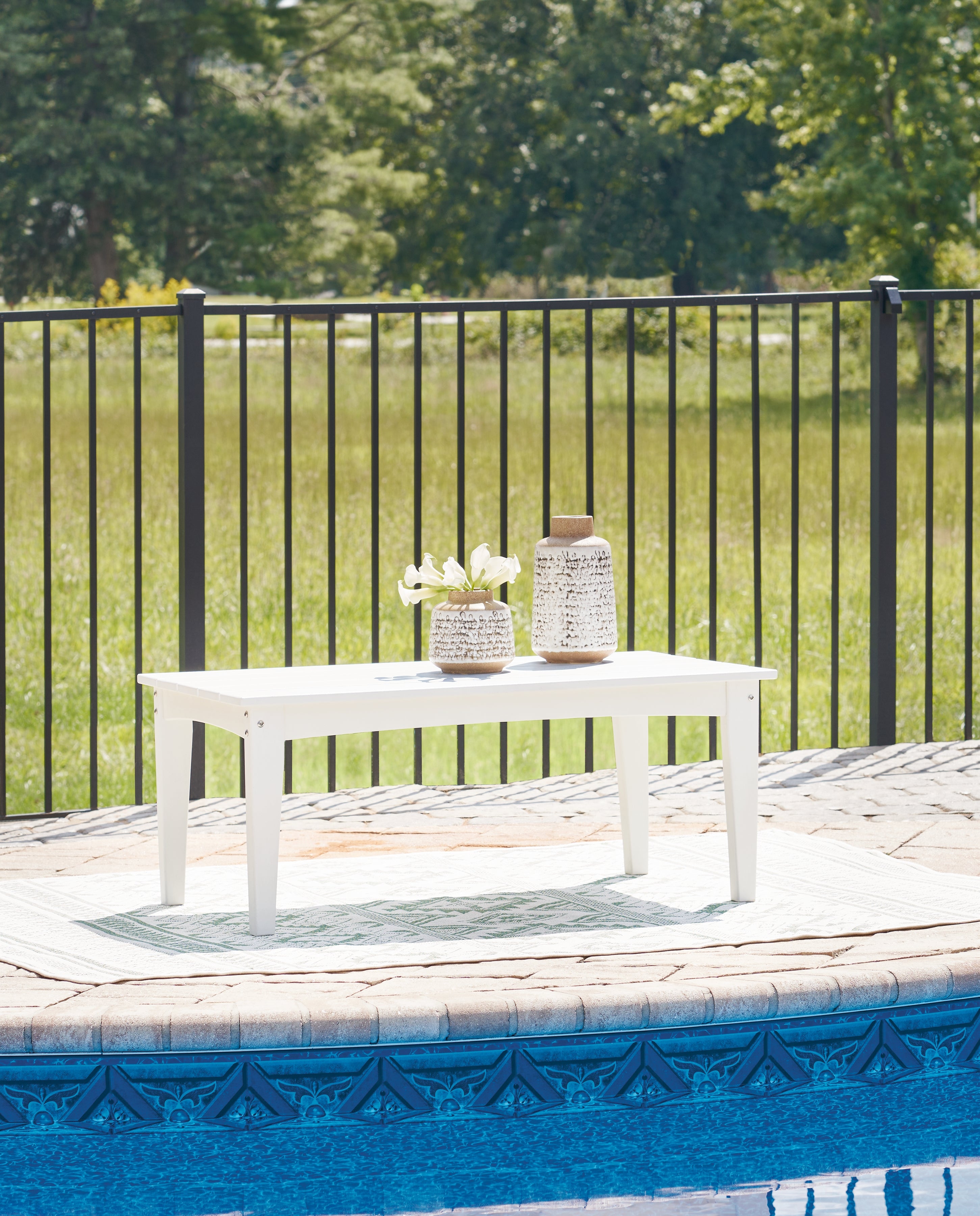 Tampa Furniture Outlet Lutz - Ashley Furniture - Hyland wave Outdoor - Rectangular Cocktail Table / White - P111-701