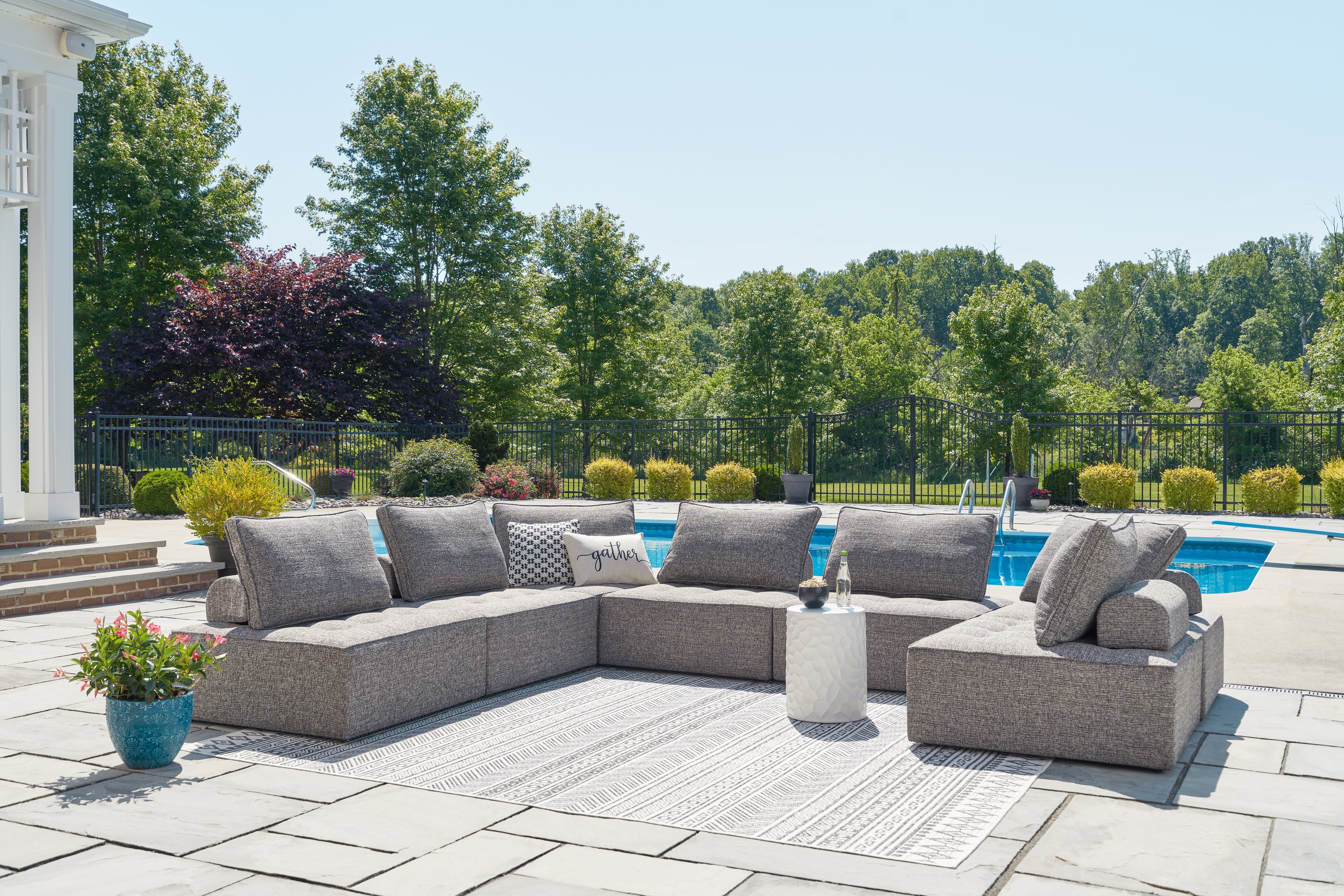 Tampa Furniture Outlet Lutz - Ashley Furniture - Bree Zee Outdoor - 7-Piece Outdoor Sectional / Brown - P160P2