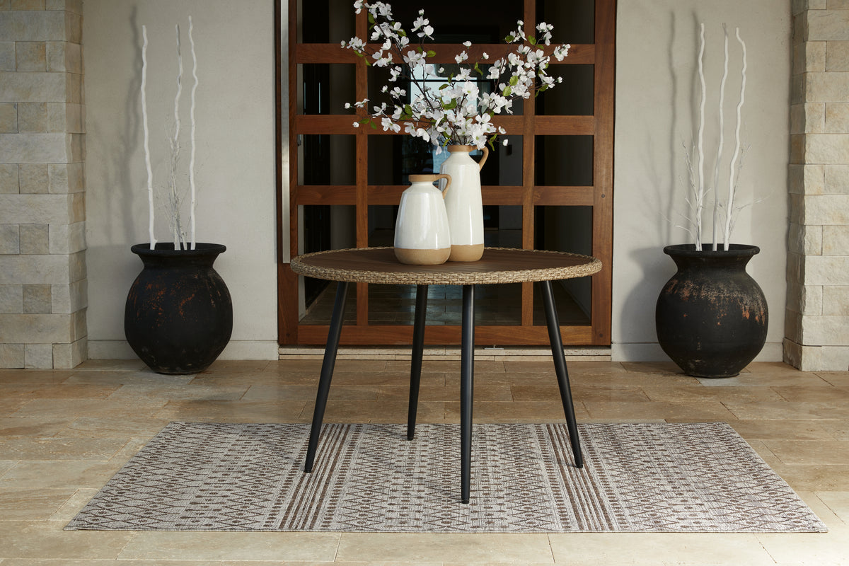 Tampa Furniture Outlet Lutz - Ashley Furniture - Amaris Outdoor - Round Dining Table / Brown/Black - P369-615