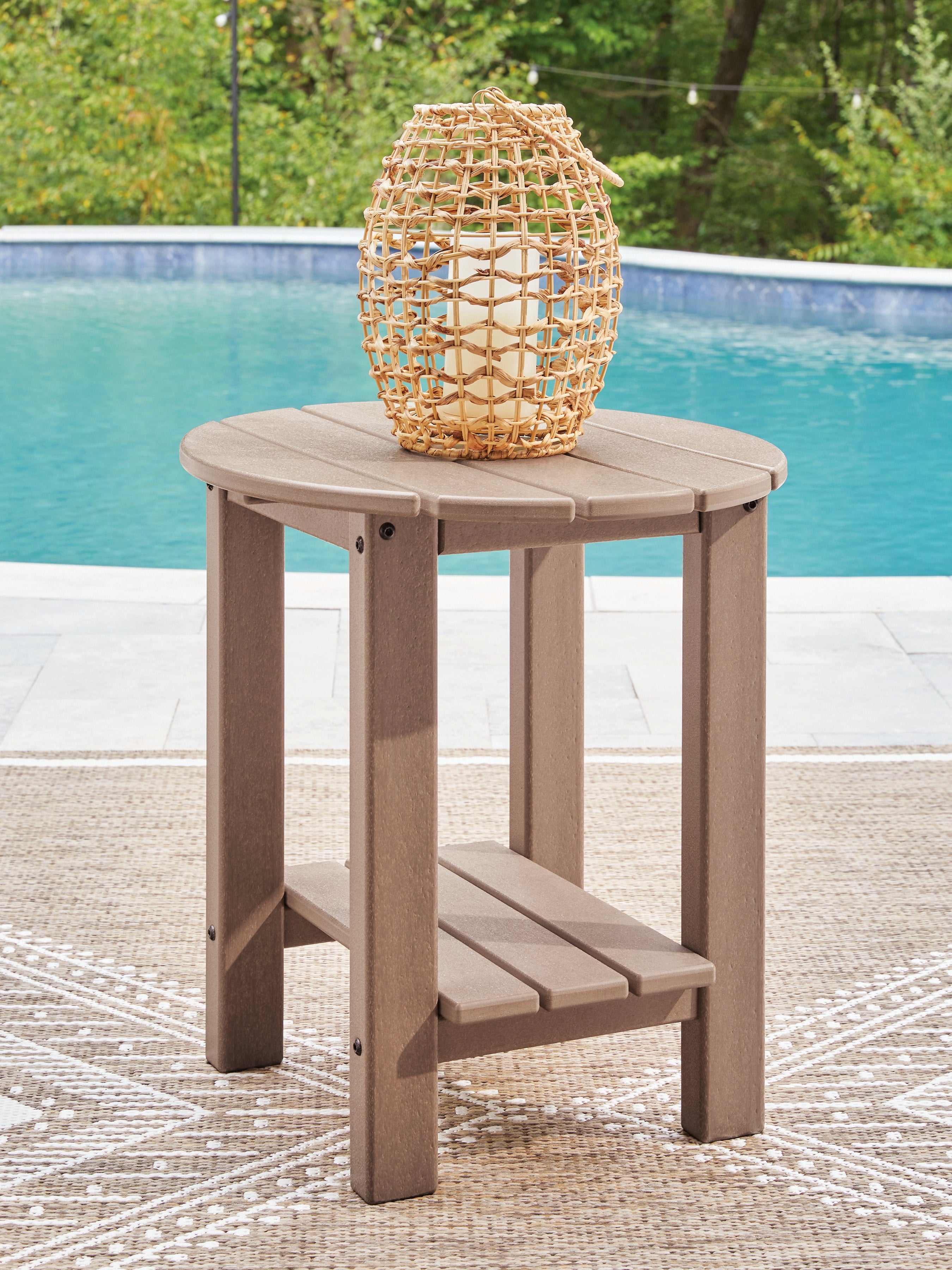 Tampa Furniture Outlet Lutz - Ashley Furniture - Grover Beach Outdoor - Oval End Table / Driftwood - PCP422-706