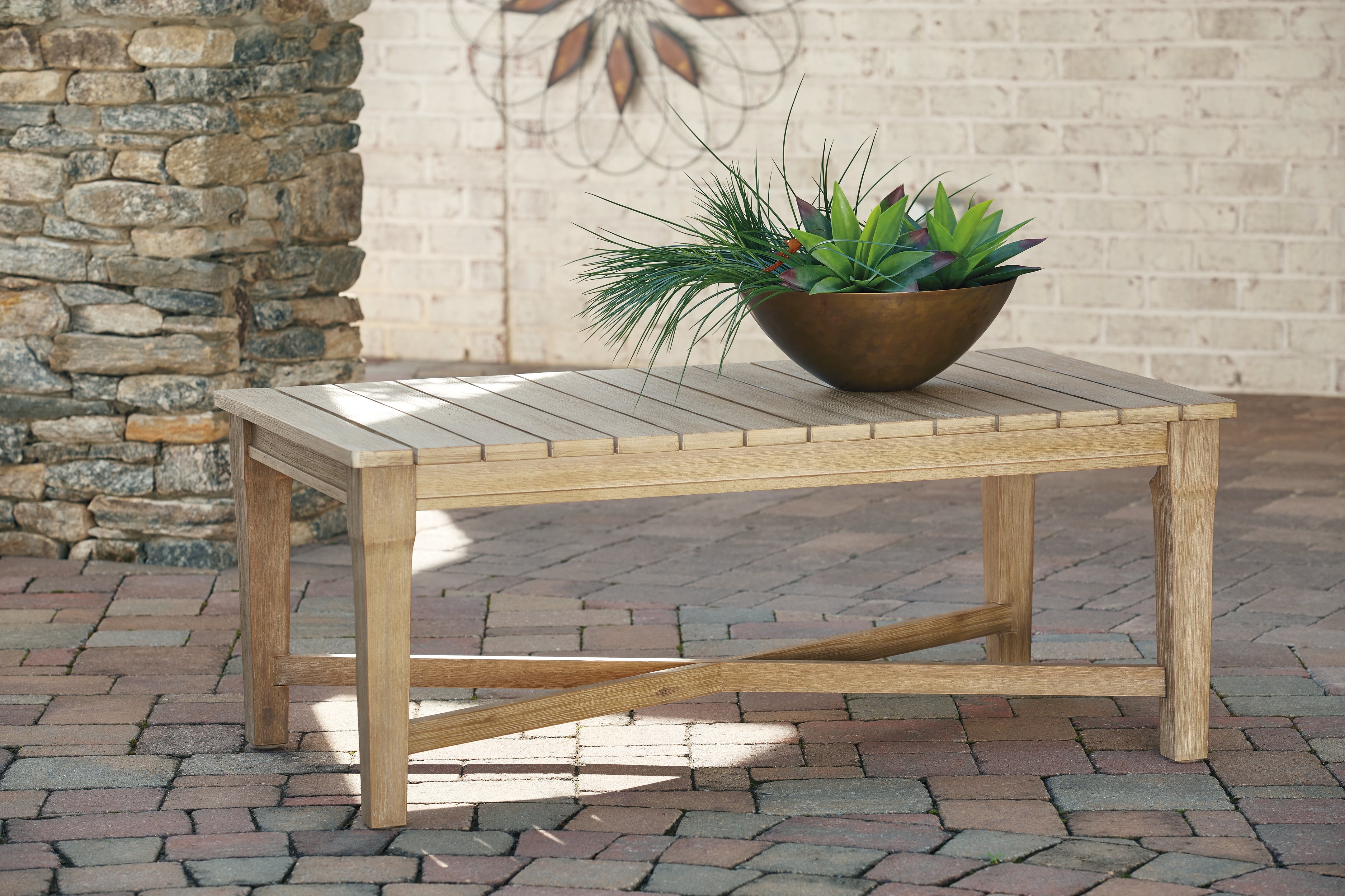 Tampa Furniture Outlet Lutz - Ashley Furniture - Carter Hall Outdoor - Rectangular Cocktail Table / Beige - P601-701