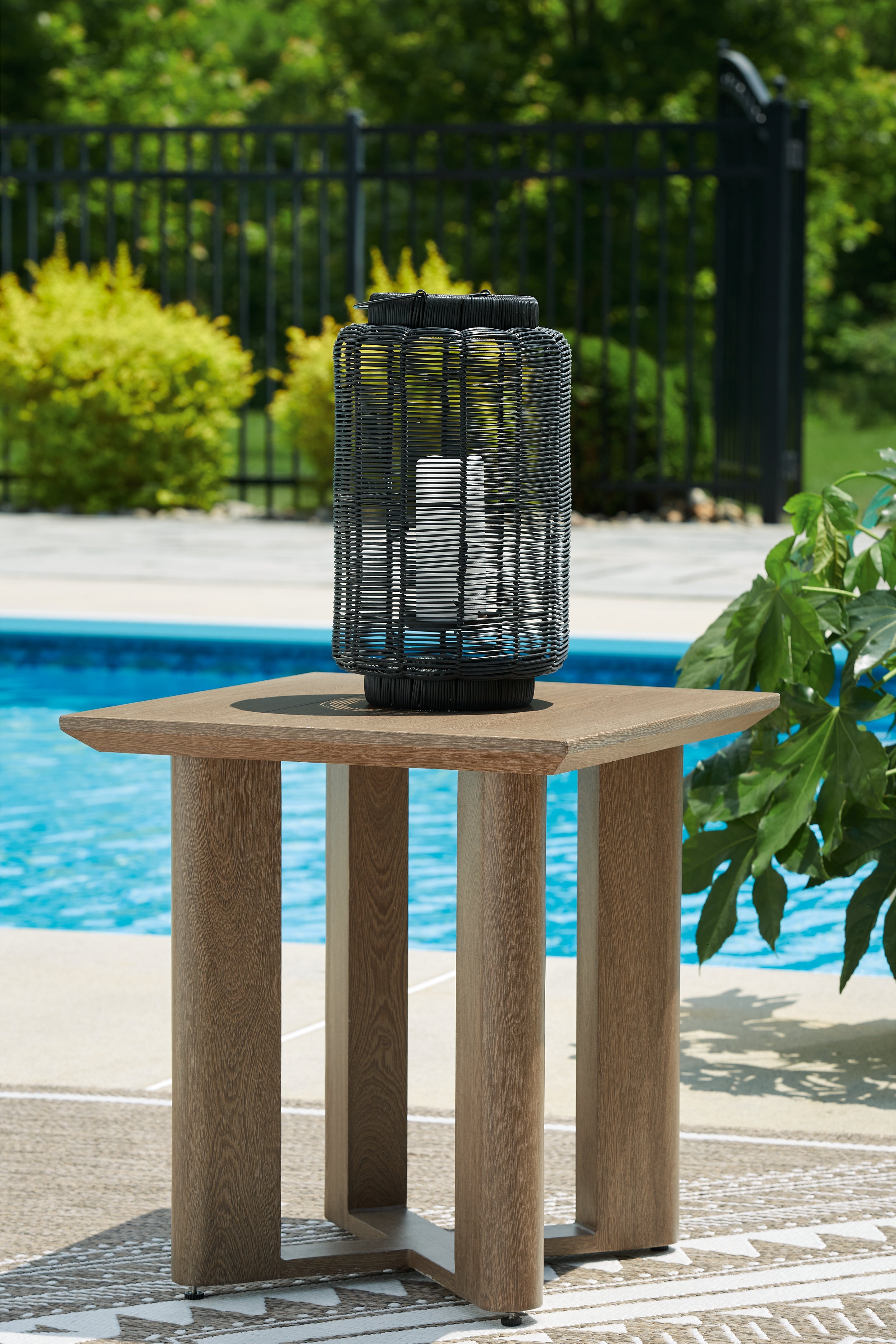 Tampa Furniture Outlet Lutz - Ashley Furniture - Serene Bay Outdoor - Square End Table / Dark Brown - P671-702