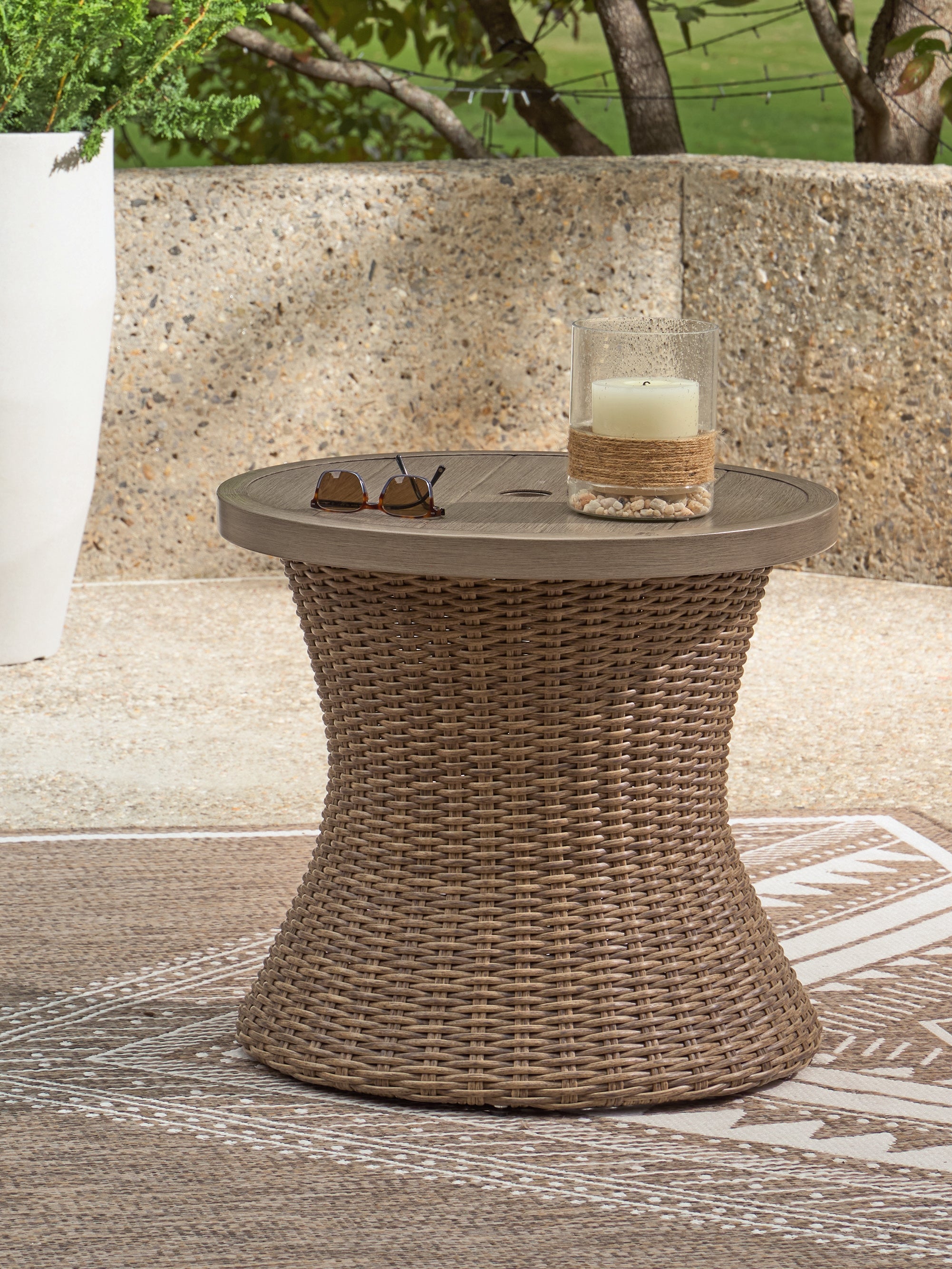 Tampa Furniture Outlet Lutz - Ashley Furniture - Laguna Heights Outdoor - Round End Table w/UMB OPT / Beige - PCP790-706