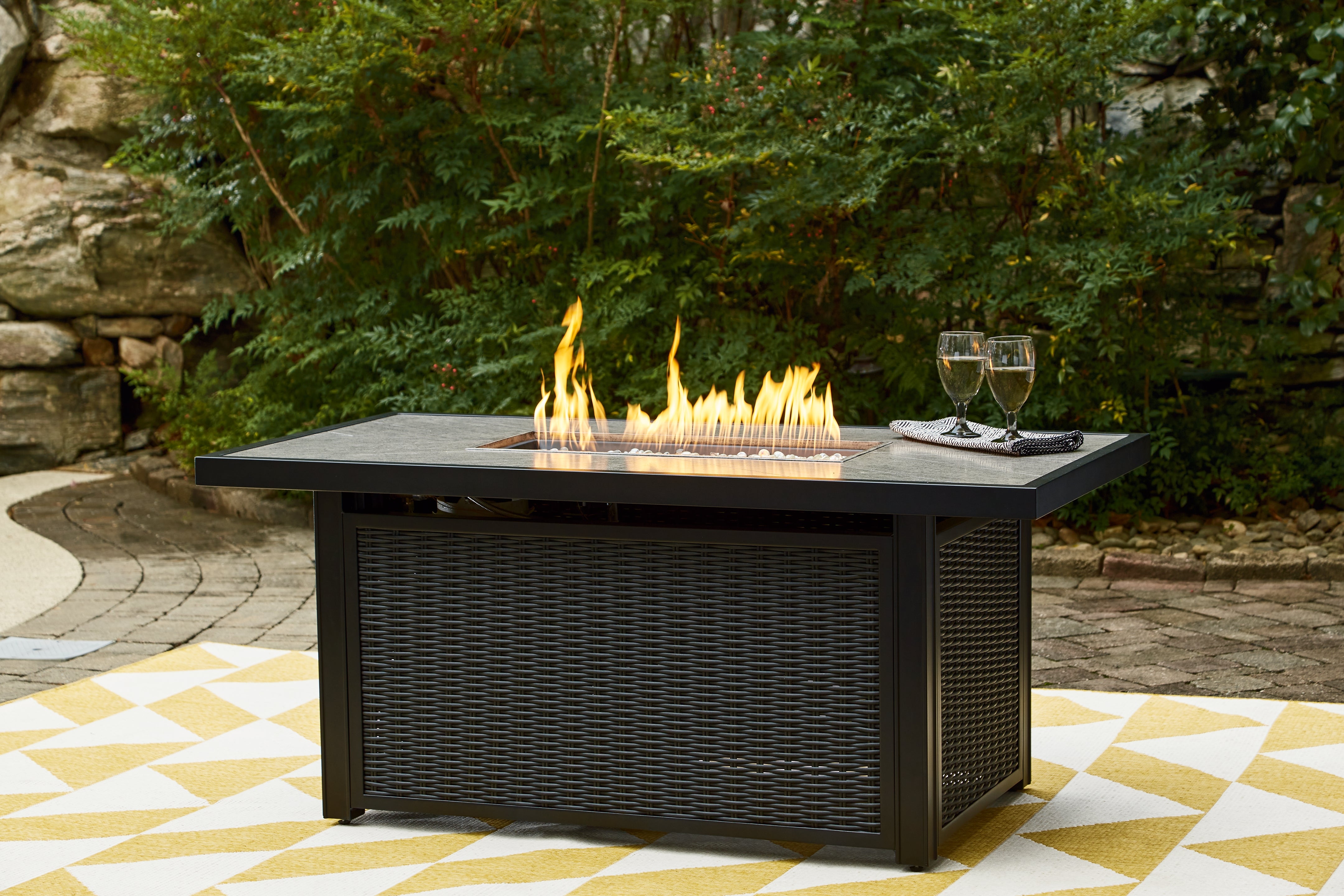 Tampa Furniture Outlet Lutz - Ashley Furniture - Beachcroft Outdoor - Rectangular Fire Pit Table / Black/Light Gray - P792-773