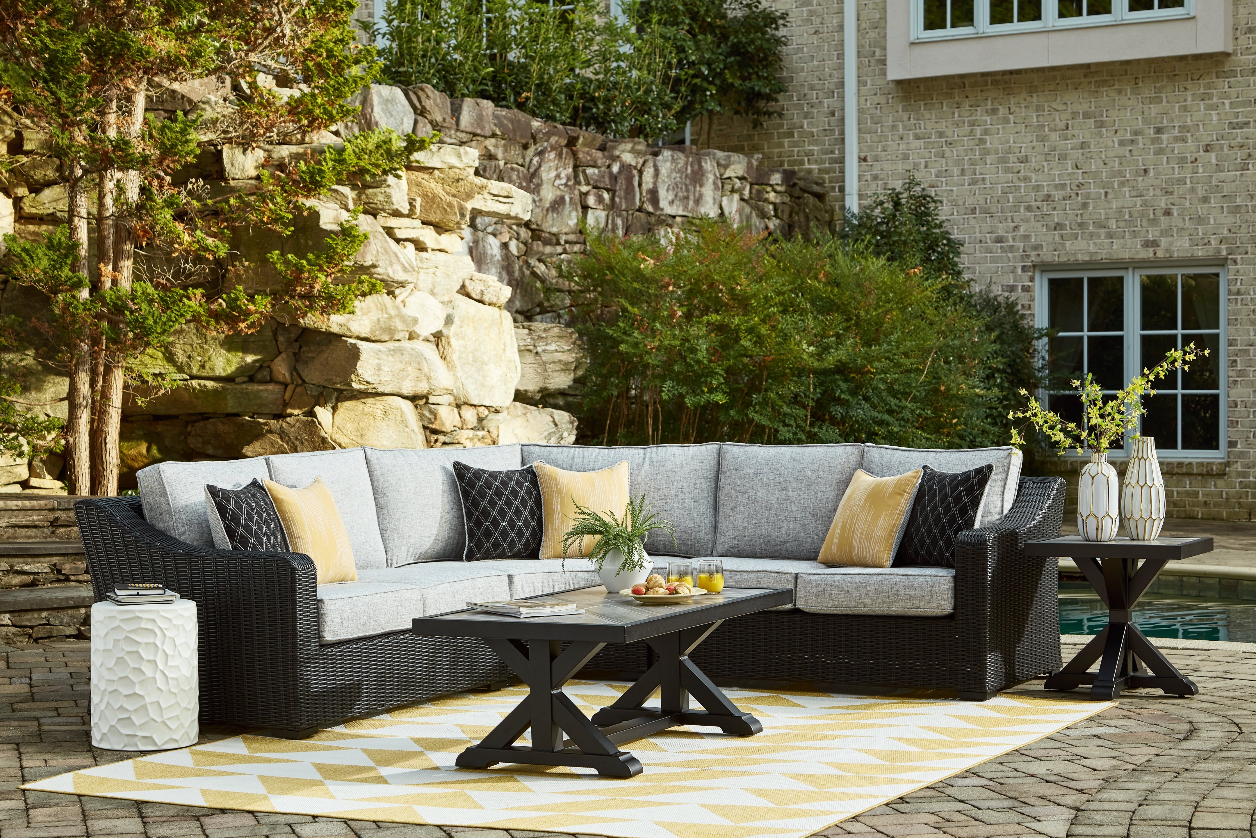 Tampa Furniture Outlet Lutz - Ashley Furniture - Beachcroft Outdoor - 3-Piece Outdoor Sectional / Black/Light Gray - P792P1