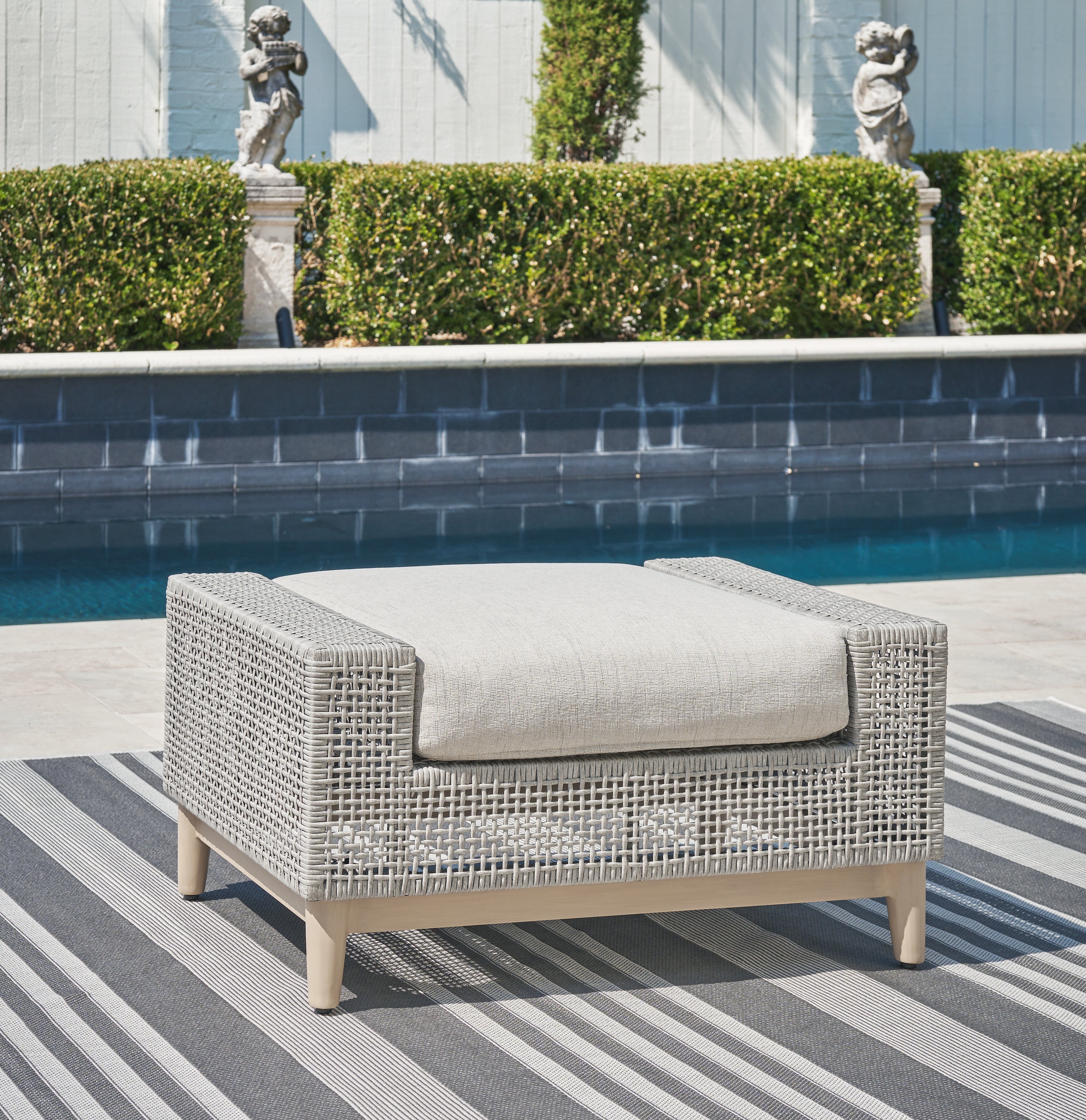 Tampa Furniture Outlet Lutz - Ashley Furniture - Seton Creek Outdoor - Ottoman with Cushion / Gray - P798-814