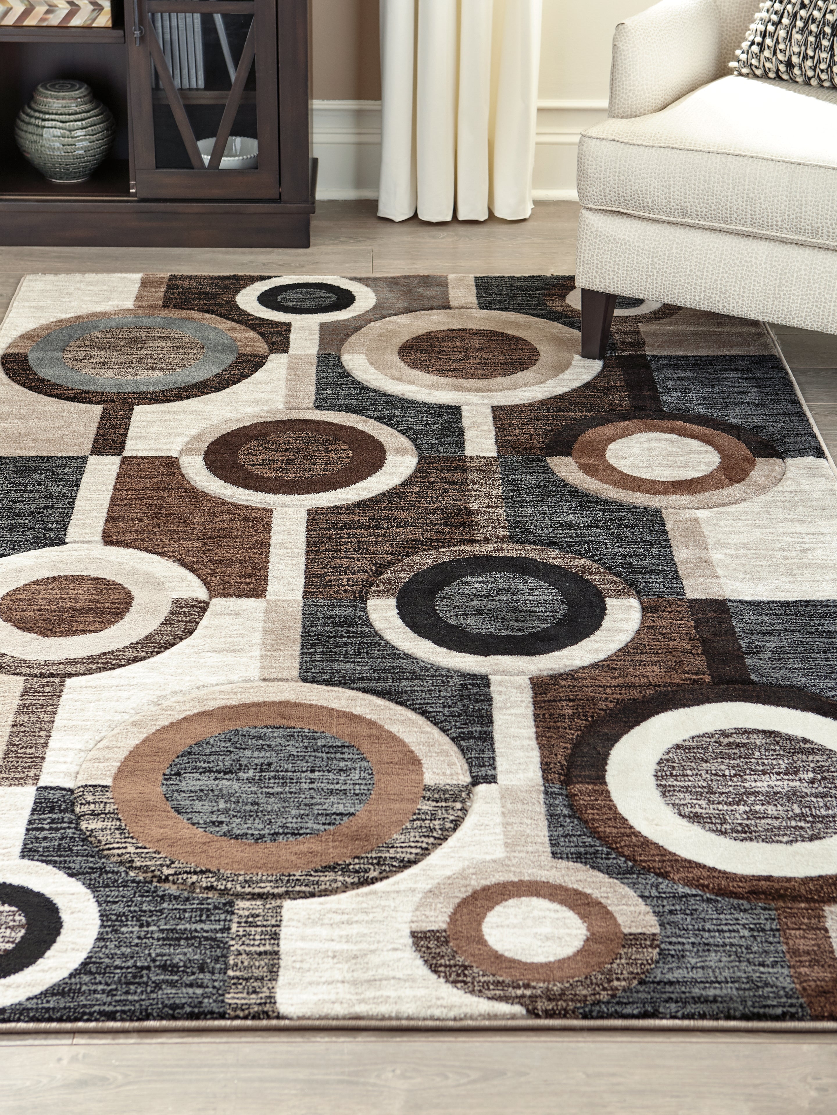 Tampa Furniture Outlet Lutz - Ashley Furniture - Guintte Rug - 8'2" x 9'6" Rug / Multi - R403971