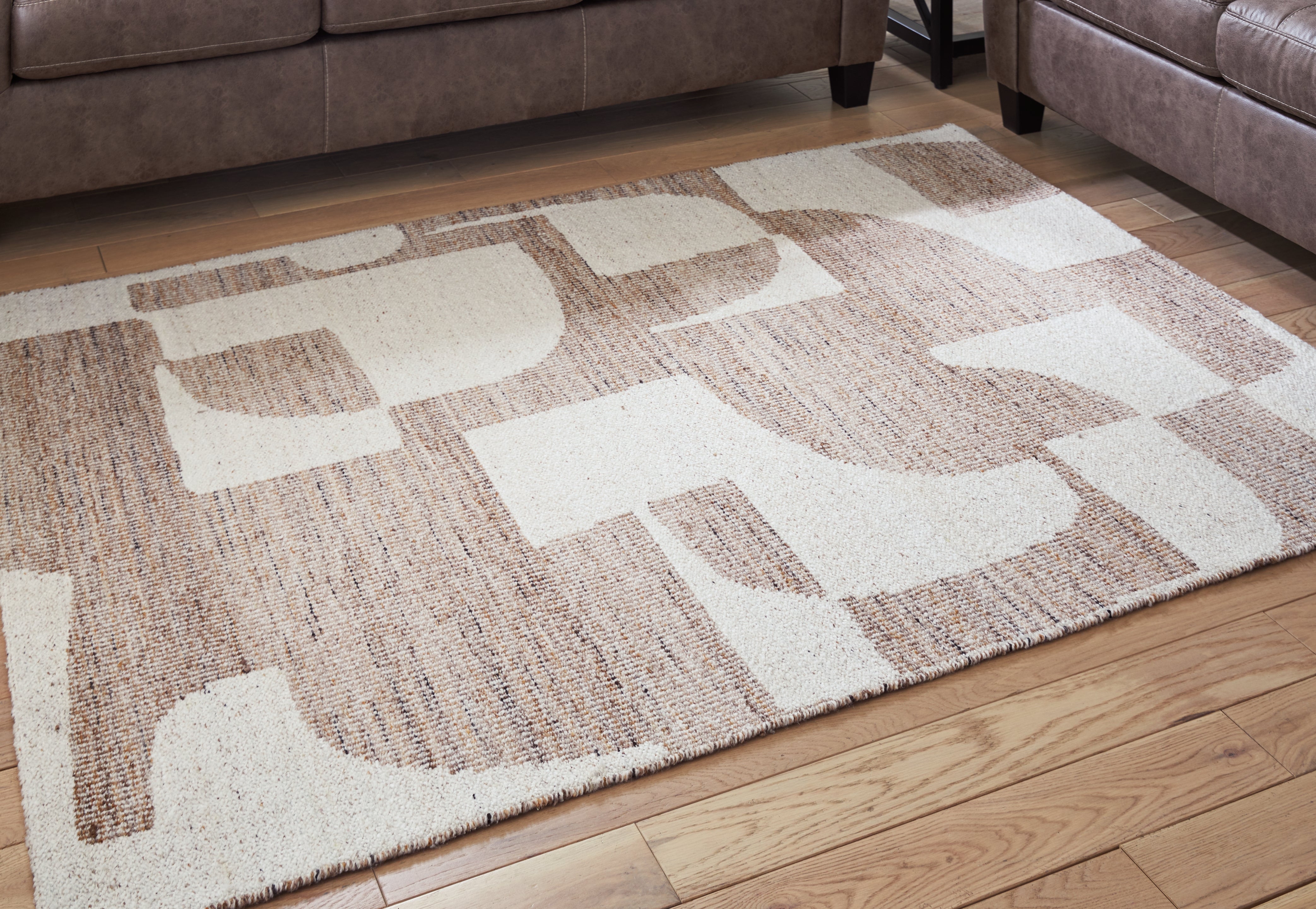 Tampa Furniture Outlet Lutz - Ashley Furniture - Brynnfield Rug - 8' x 10' Rug / Beige/Brown - R406371