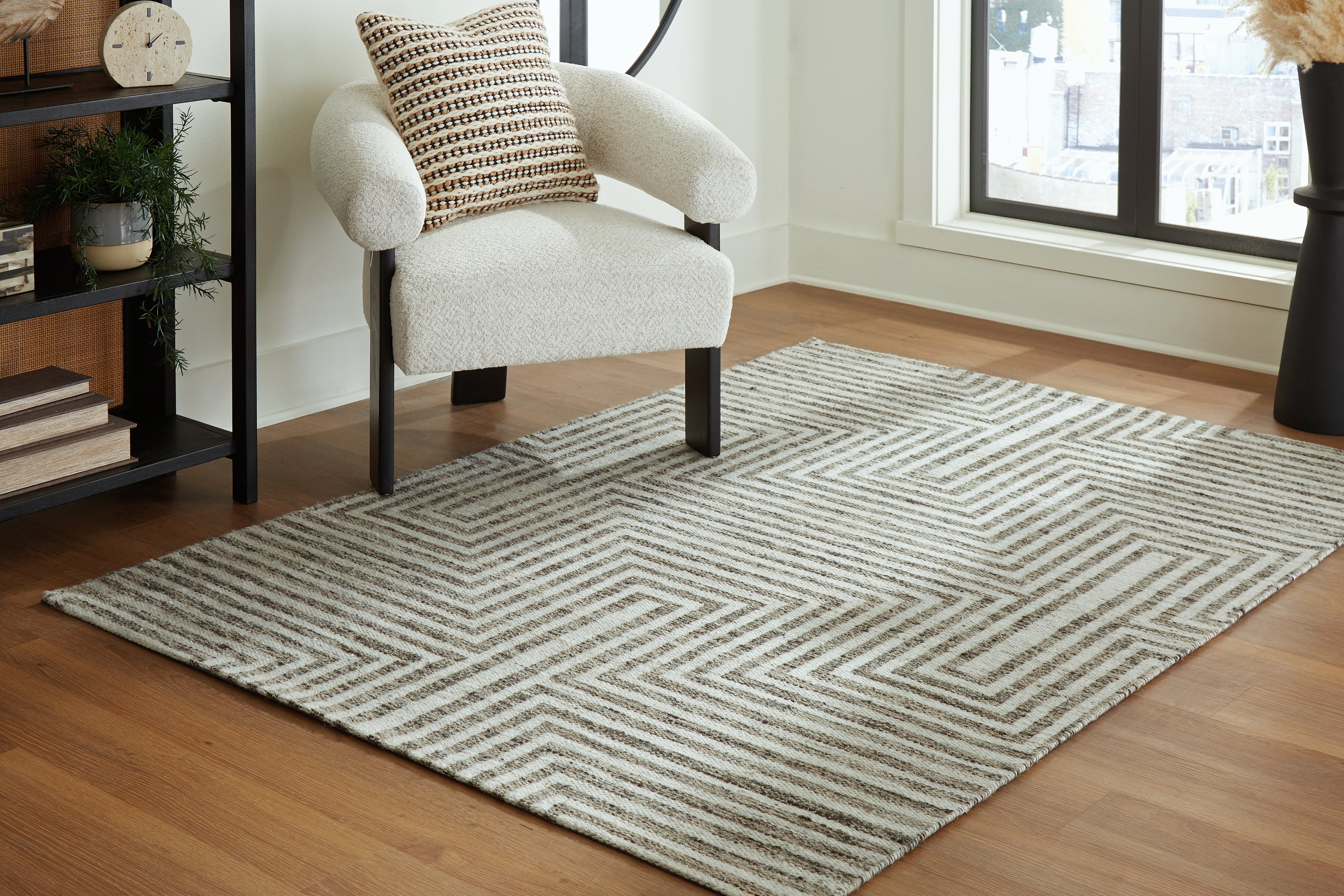 Tampa Furniture Outlet Lutz - Ashley Furniture - Jossen Rug - 5' x 7' Rug / Ivory/Gray - R406832