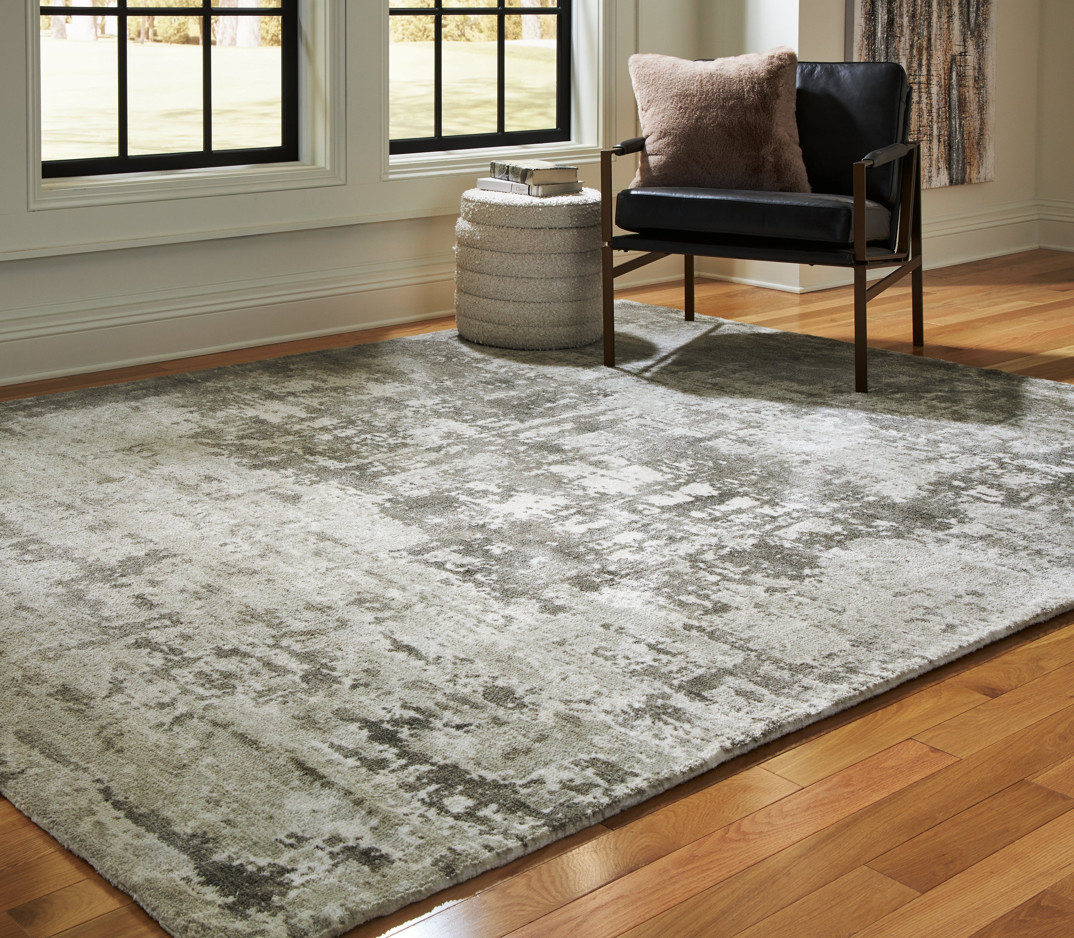 Tampa Furniture Outlet Lutz - Ashley Furniture - Valmontic Rug - 8' x 10' Rug / Gray - R406921