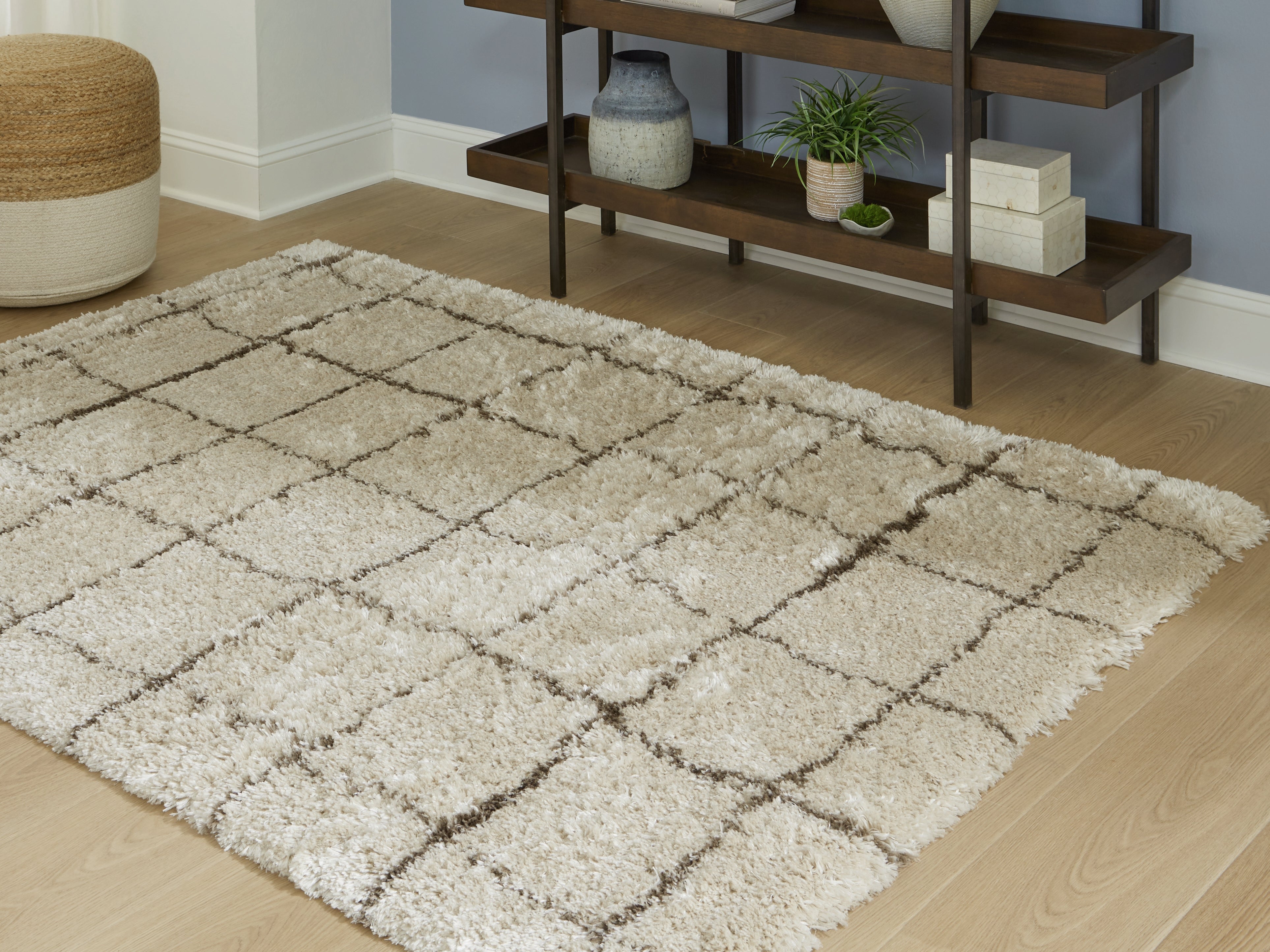Tampa Furniture Outlet Lutz - Ashley Furniture - Wrenlow Rug - 5' x 7' Rug / Cream/Brown - R407212
