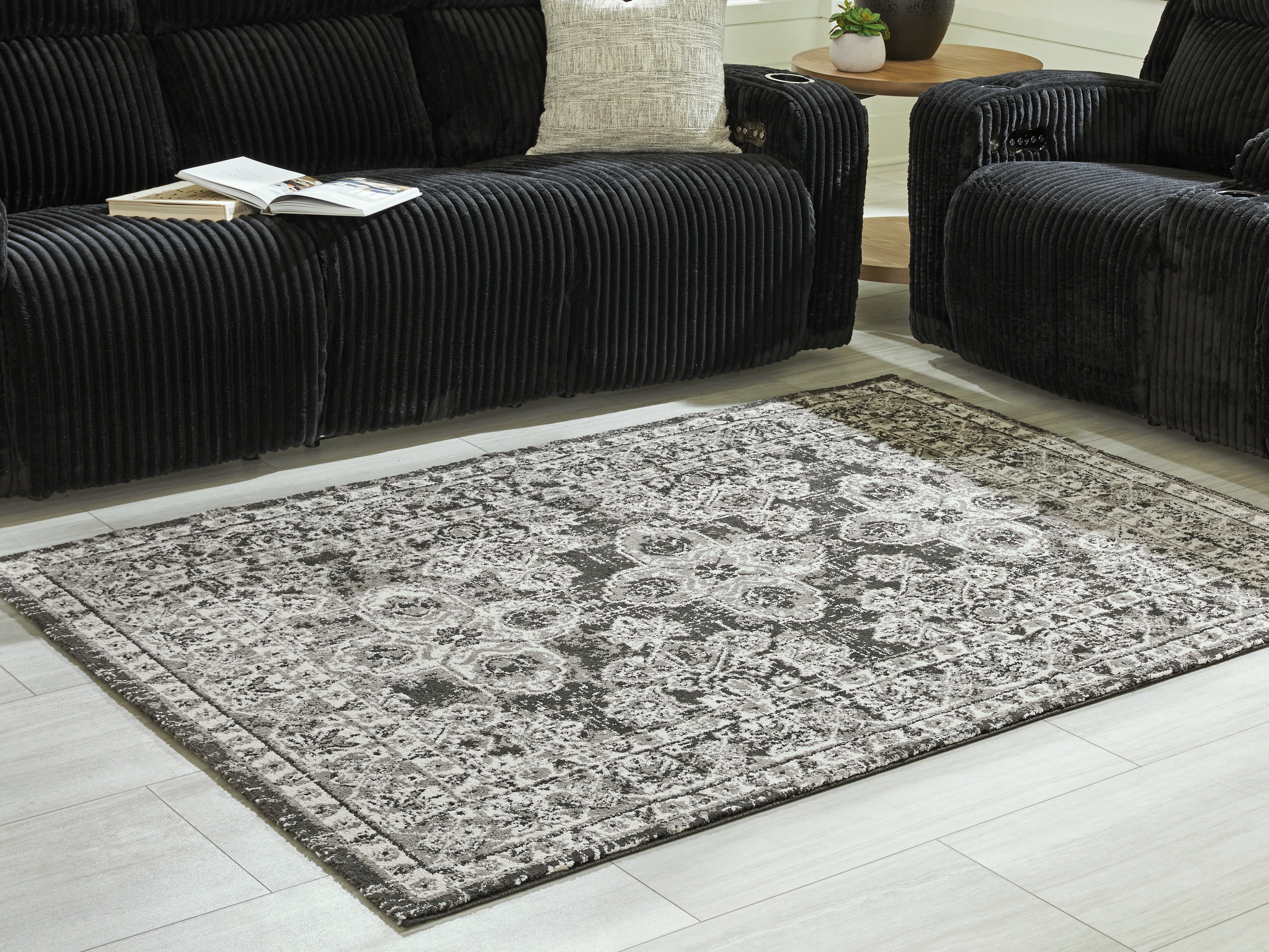 Tampa Furniture Outlet Lutz - Ashley Furniture - Glennisman Rug - Large Rug / Black/Gray/Ivory - R407271