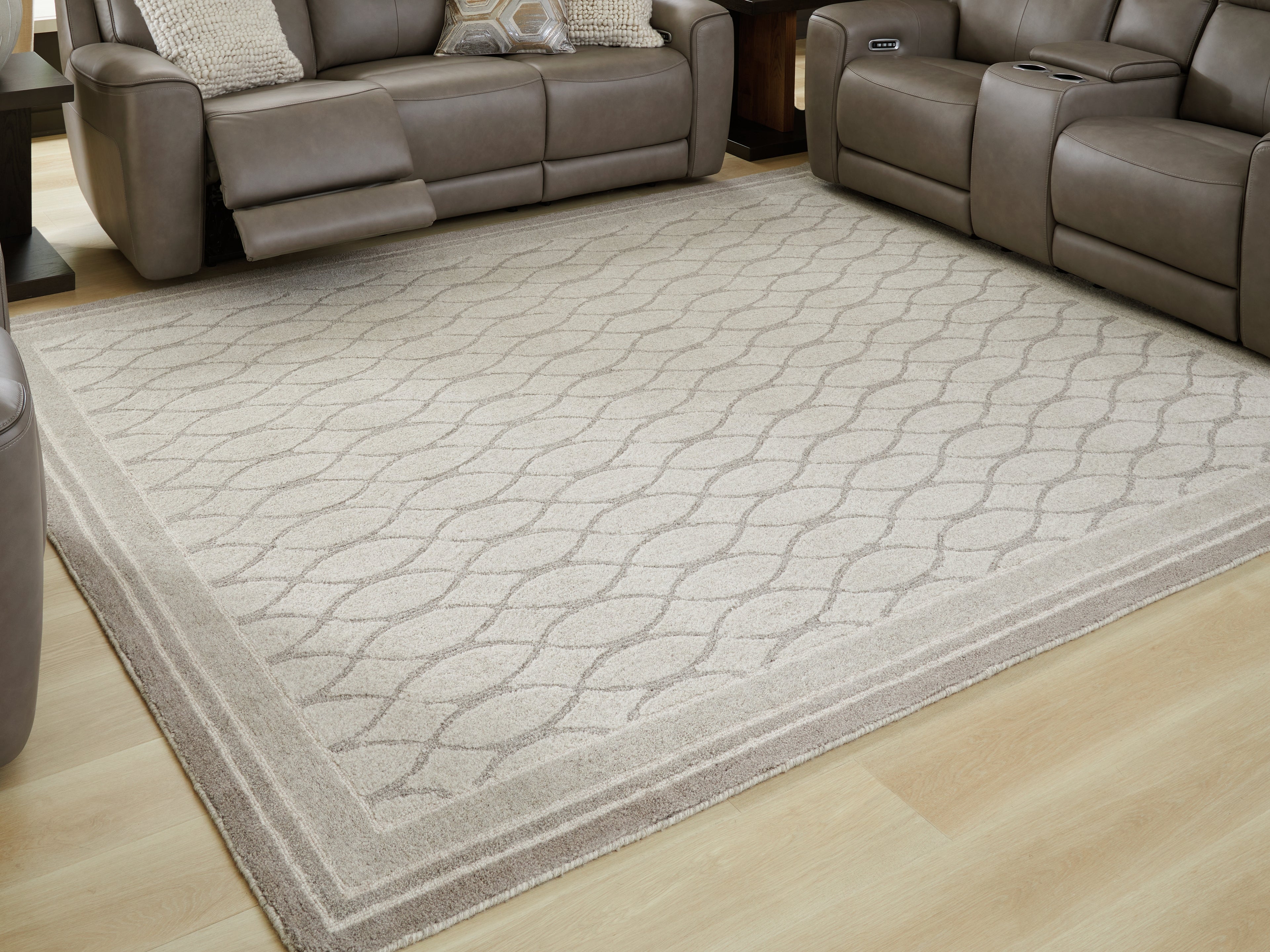 Tampa Furniture Outlet Lutz - Ashley Furniture - Wimney Rug - Large Rug / Gray - R407281