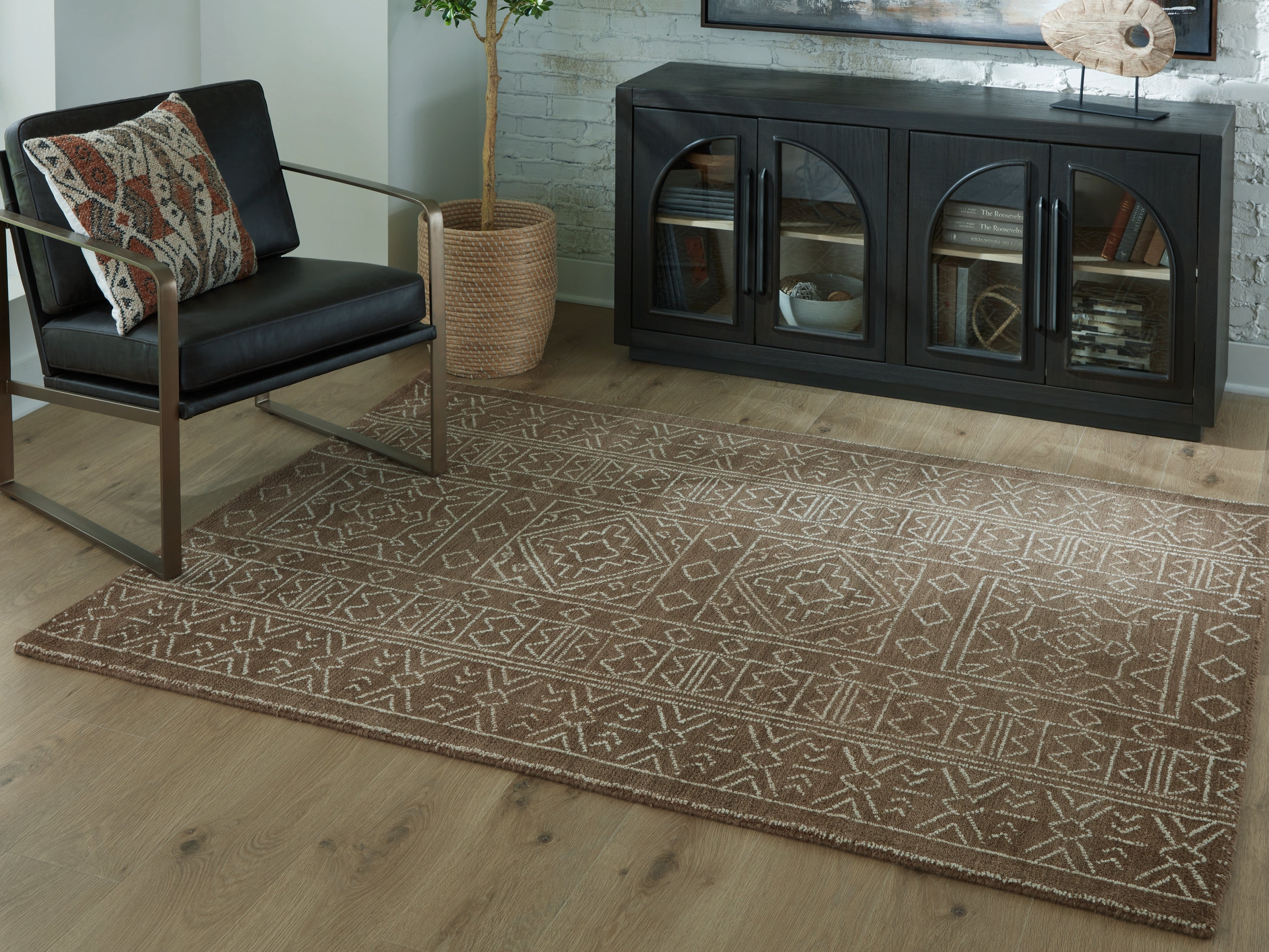 Tampa Furniture Outlet Lutz - Ashley Furniture - Merrittman Rug - 5' x 7' Area Rug / Brown/Ivory - R407702
