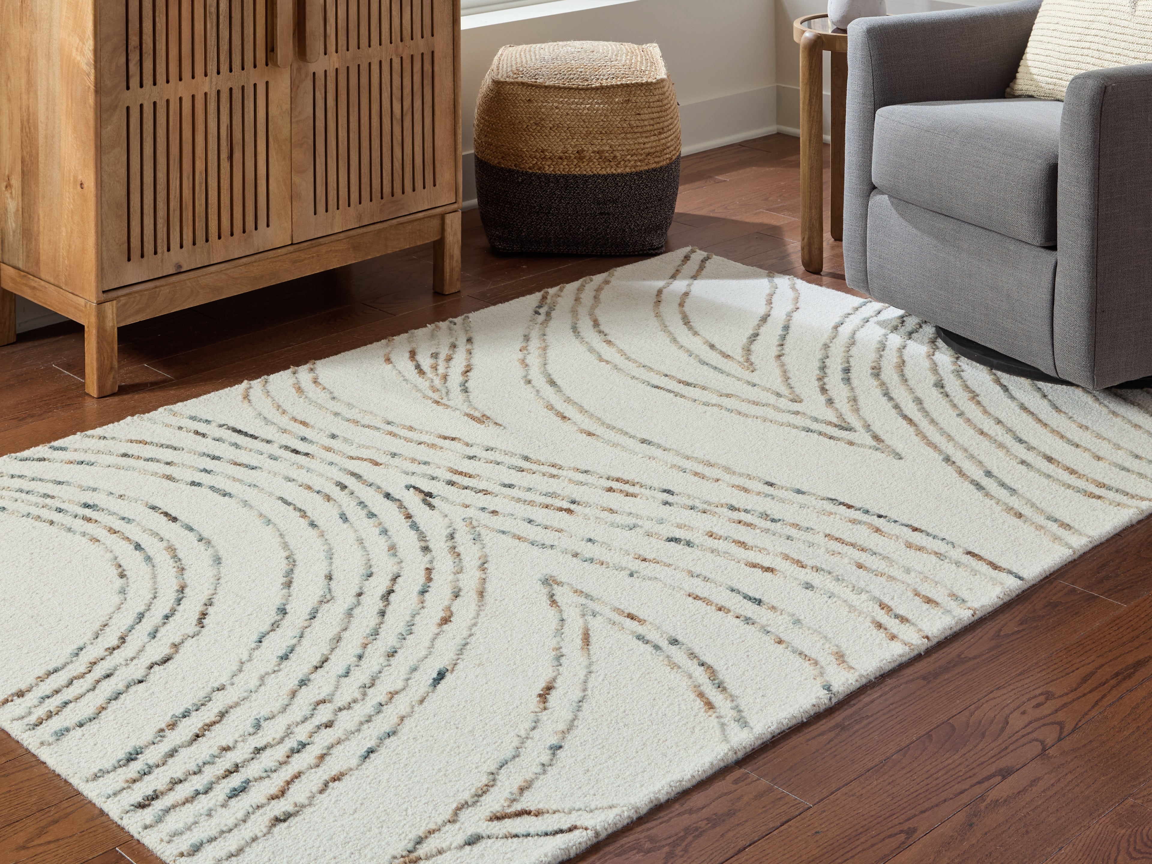 Tampa Furniture Outlet Lutz - Ashley Furniture - Deenbury Rug - 5' x 7' Area Rug / Ivory/Green/Brown - R407862