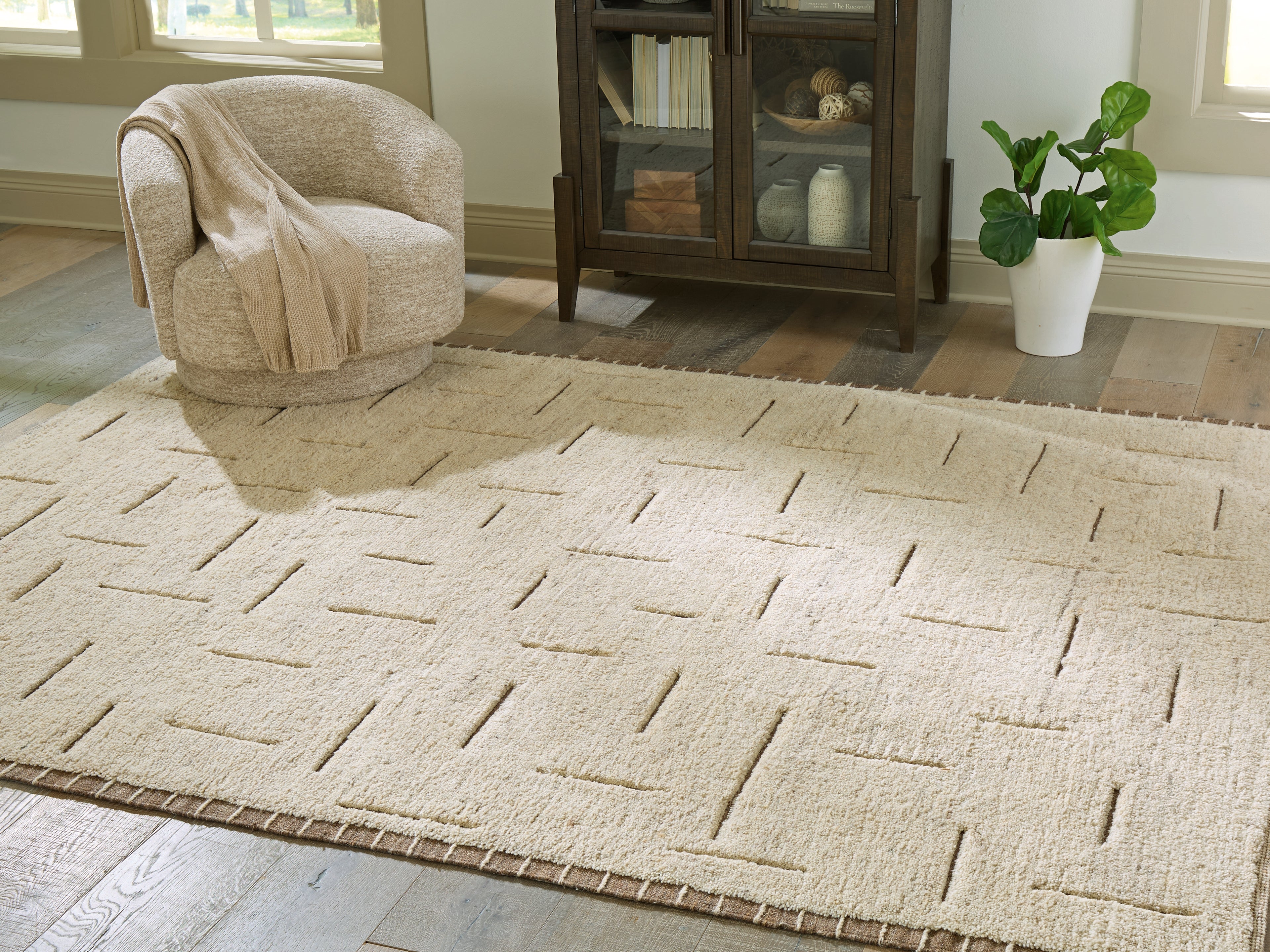 Tampa Furniture Outlet Lutz - Ashley Furniture - Clayman Rug - Large Rug - R408341