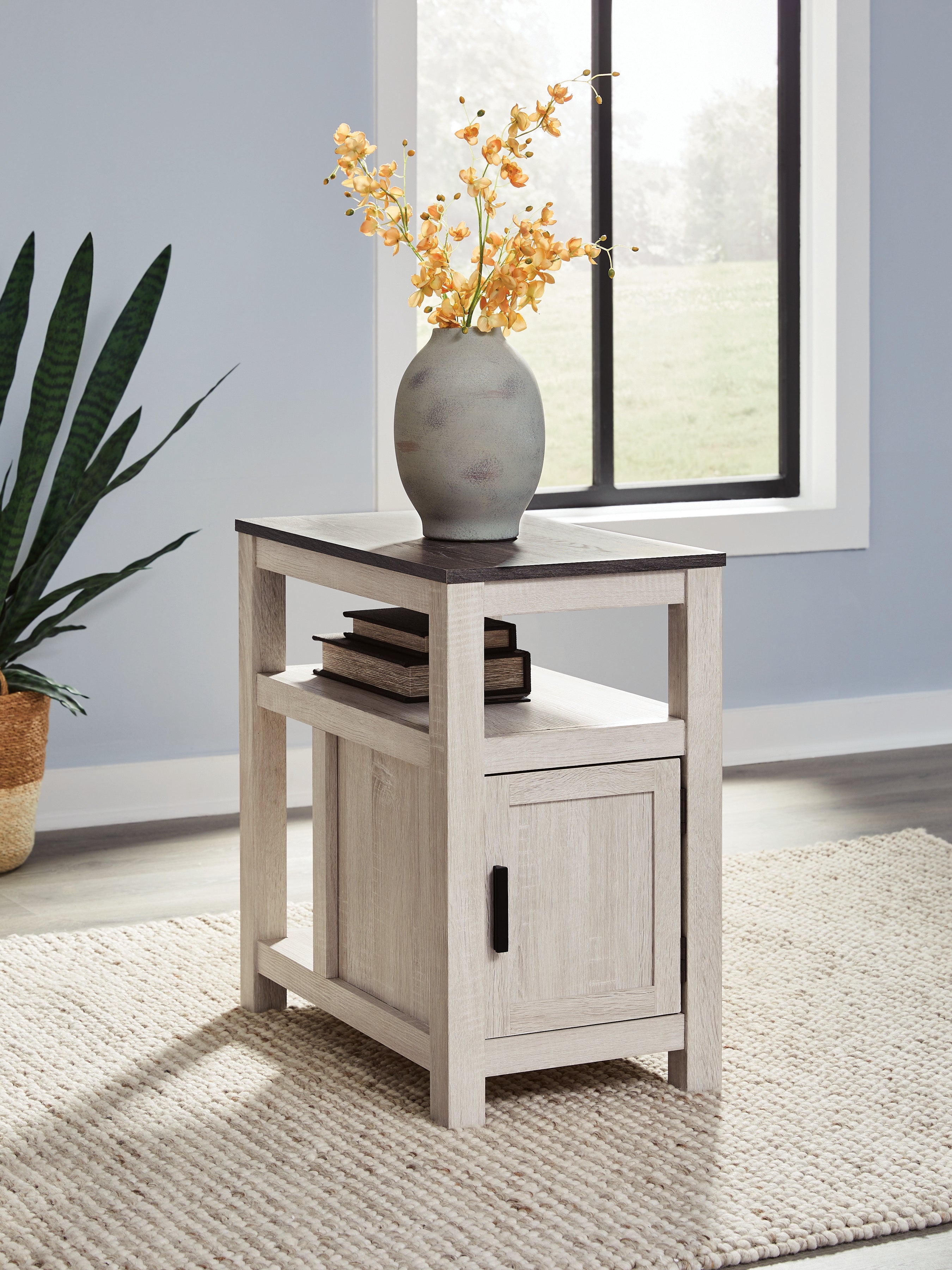 Tampa Furniture Outlet Lutz - Ashley Furniture - Fendenmore Chairside End Table - Chair Side End Table / Brown Gray/Antique White - T190-217