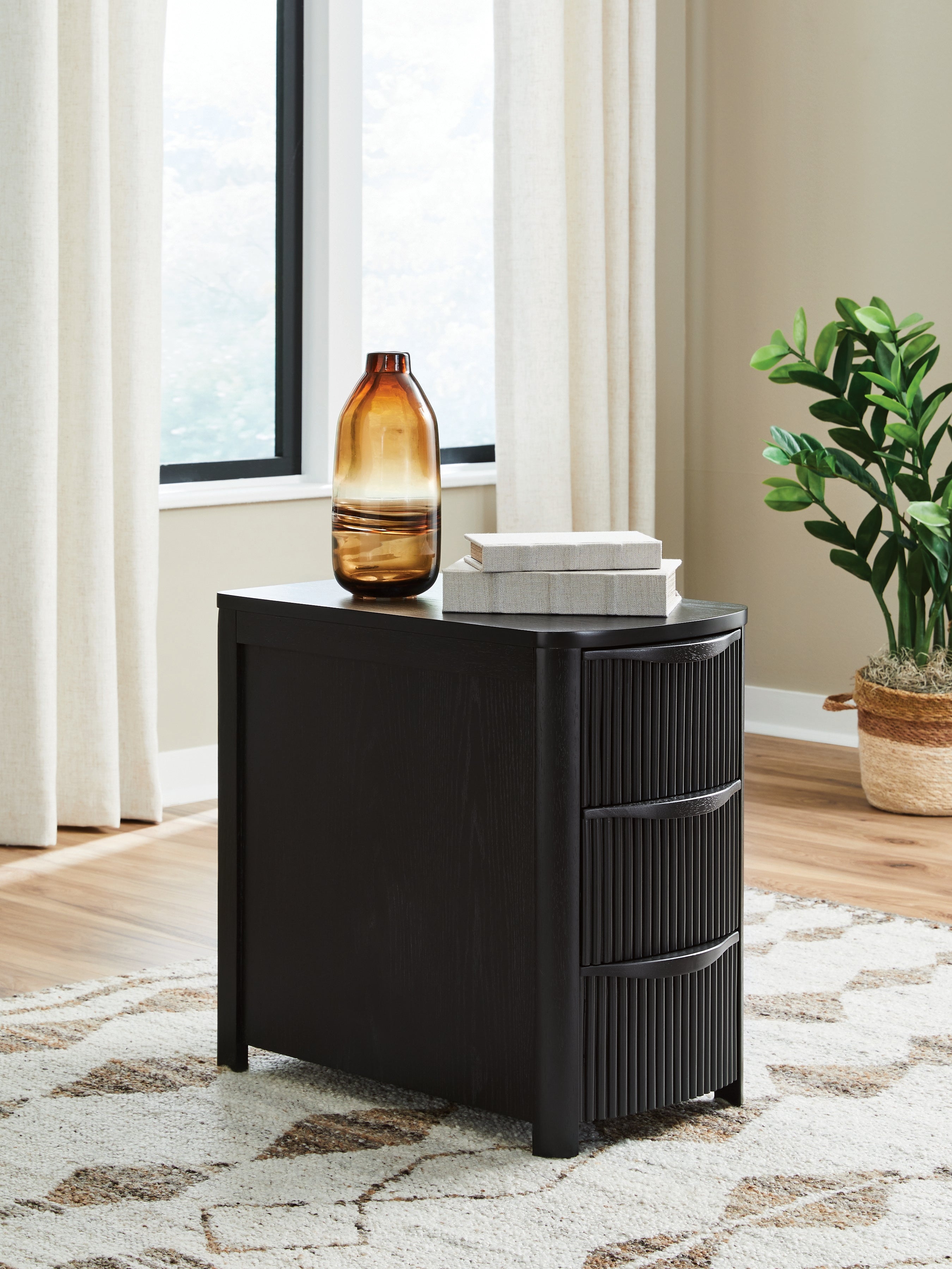 Tampa Furniture Outlet Lutz - Ashley Furniture - Camdill Chairside End Table - Chair Side End Table / Black - T208-117