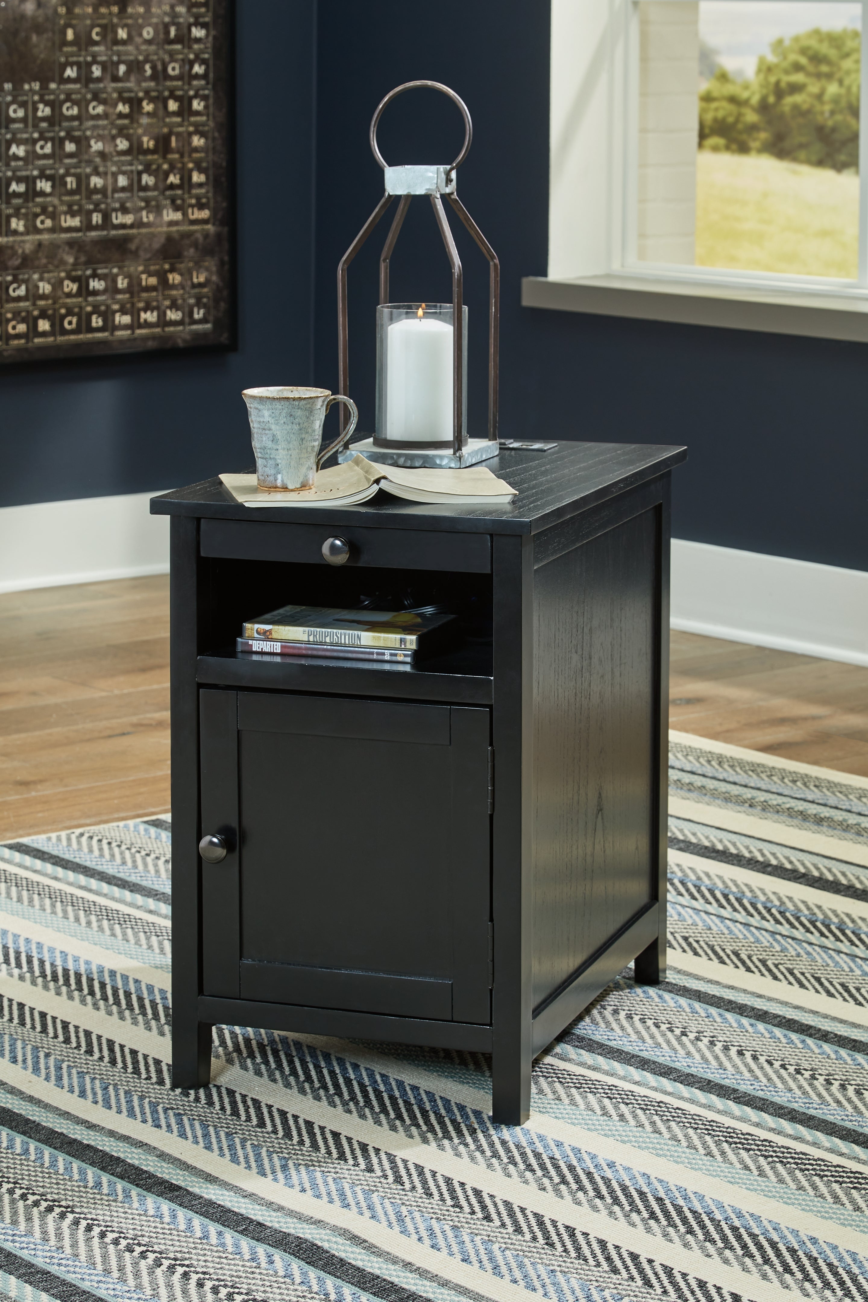 Tampa Furniture Outlet Lutz - Ashley Furniture - Treytown Chairside End Table - Chair Side End Table / Black - T300-617
