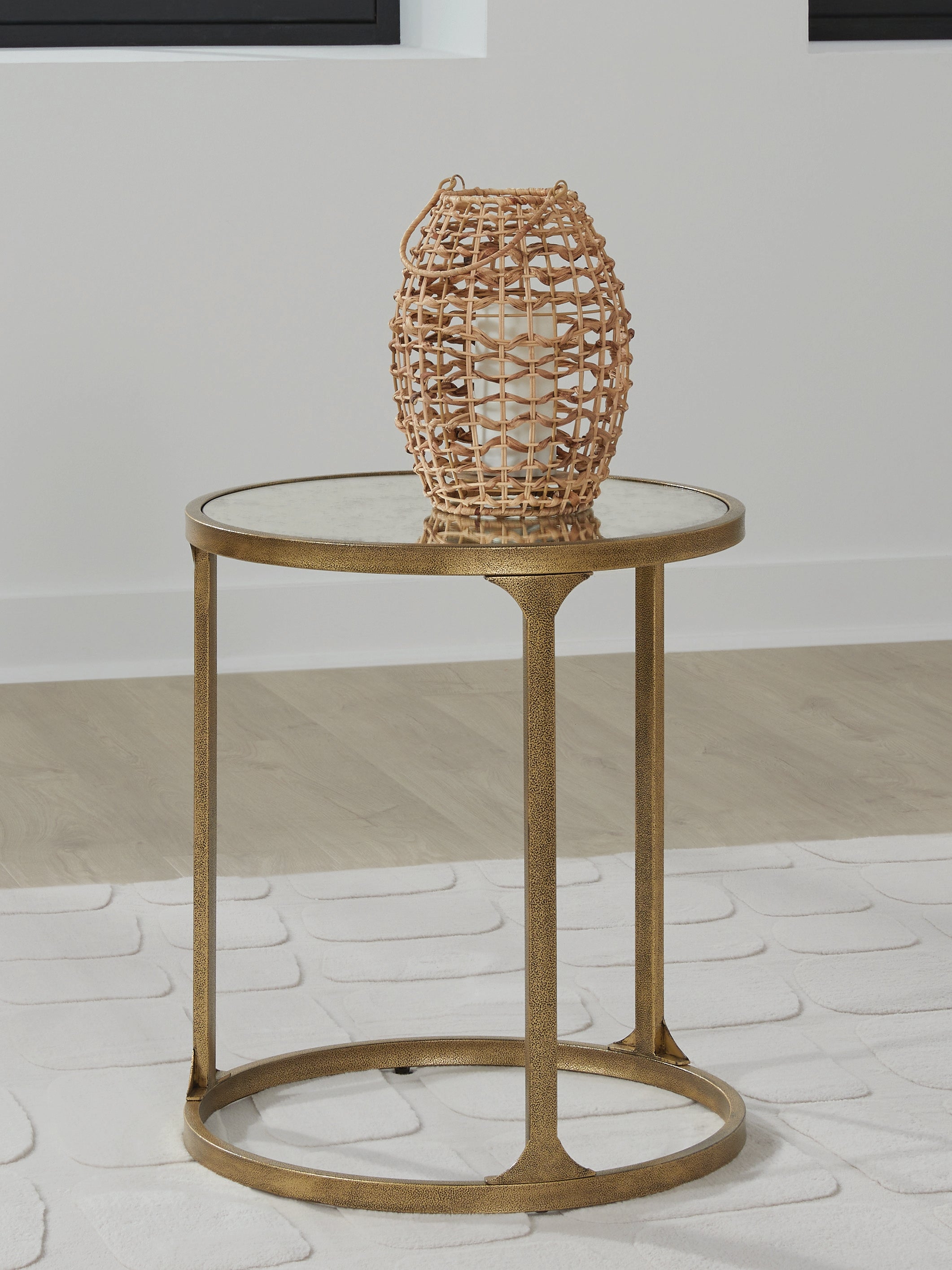 Tampa Furniture Outlet Lutz - Ashley Furniture - Korajane End Table - Round End Table / Antique Gold - T399-6