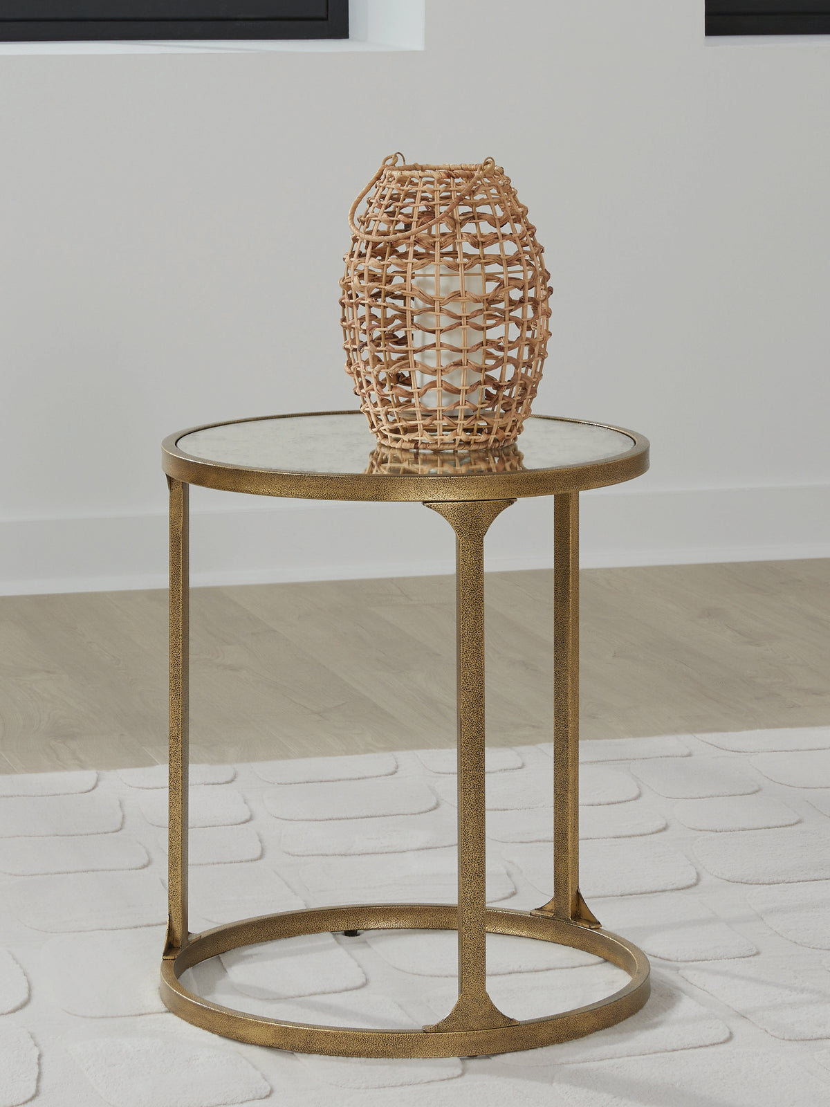 Tampa Furniture Outlet Lutz - Ashley Furniture - Korajane End Table - Round End Table / Antique Gold - T399-6